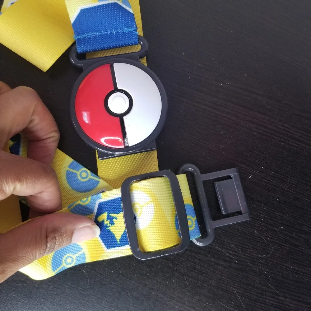Pokemon Clip Go Belt Transport Ball Pikachu